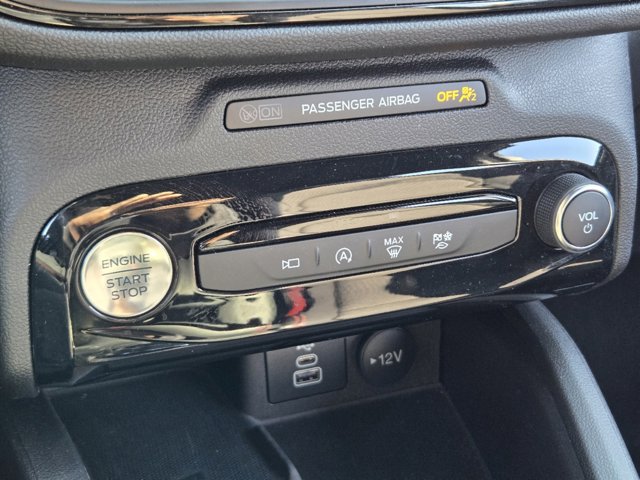 Vehicle image 13 of 23