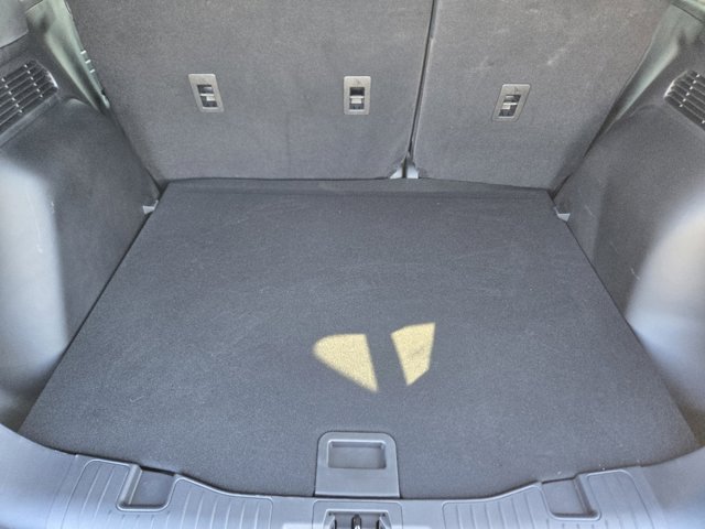 Vehicle image 21 of 23