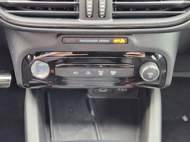 Vehicle image 14 of 22