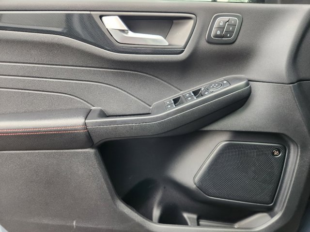 Vehicle image 16 of 22