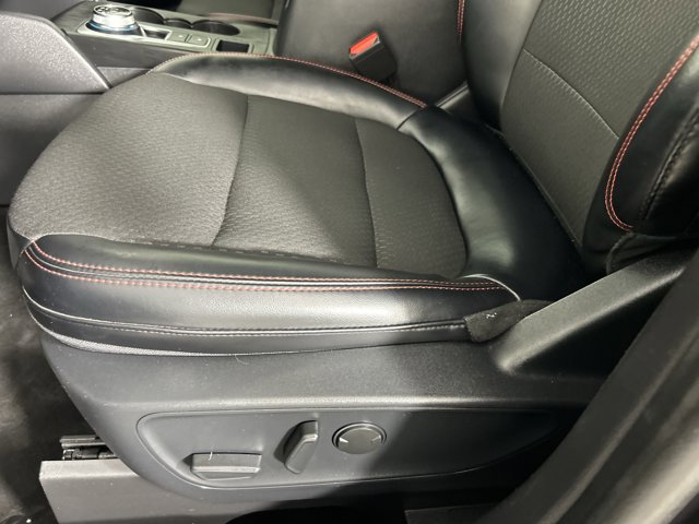Vehicle image 19 of 33