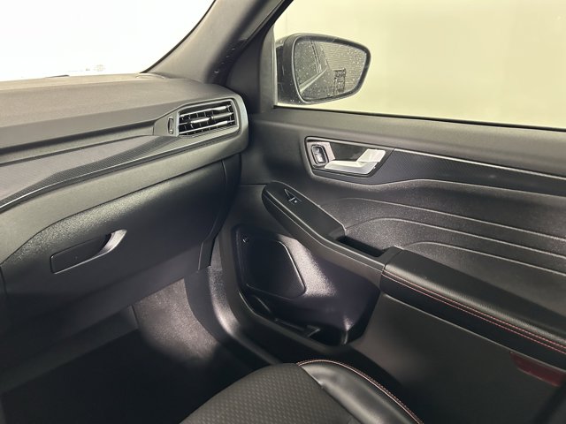 Vehicle image 15 of 33