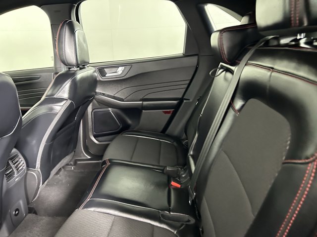 Vehicle image 16 of 33