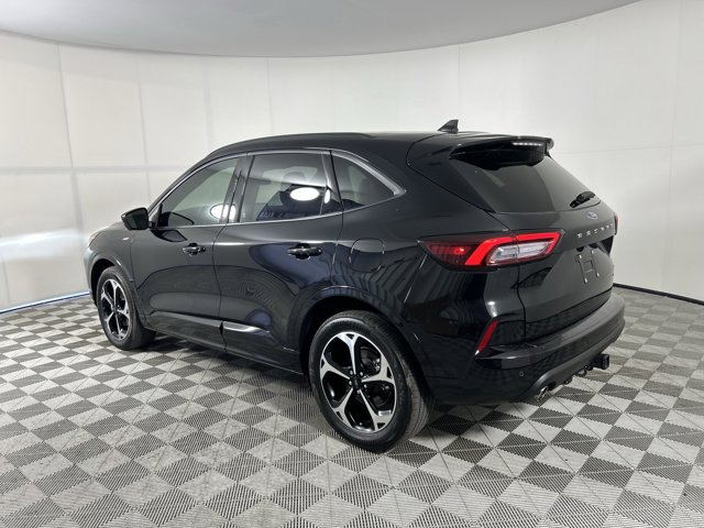 Vehicle image 8 of 33