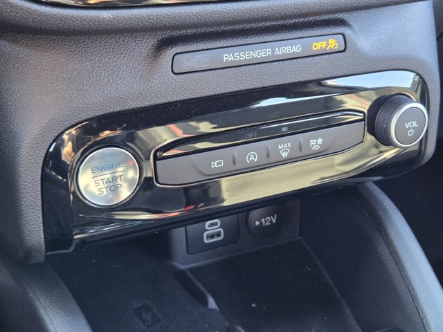 Vehicle image 13 of 21