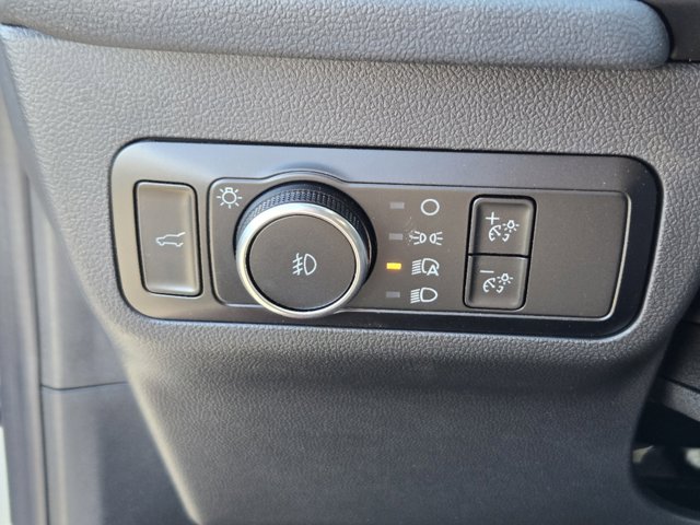Vehicle image 16 of 21