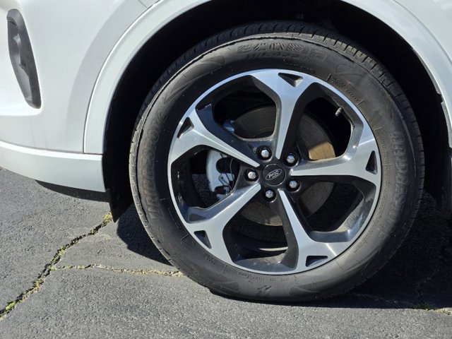 Vehicle image 7 of 21