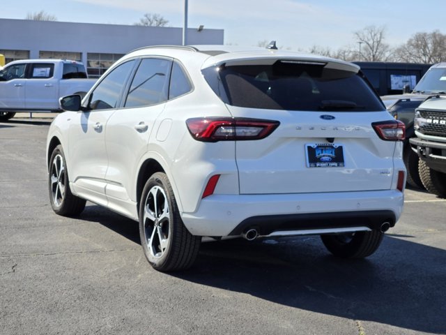 Vehicle image 4 of 21