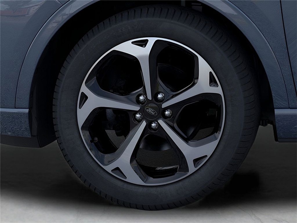 Vehicle image 21 of 23