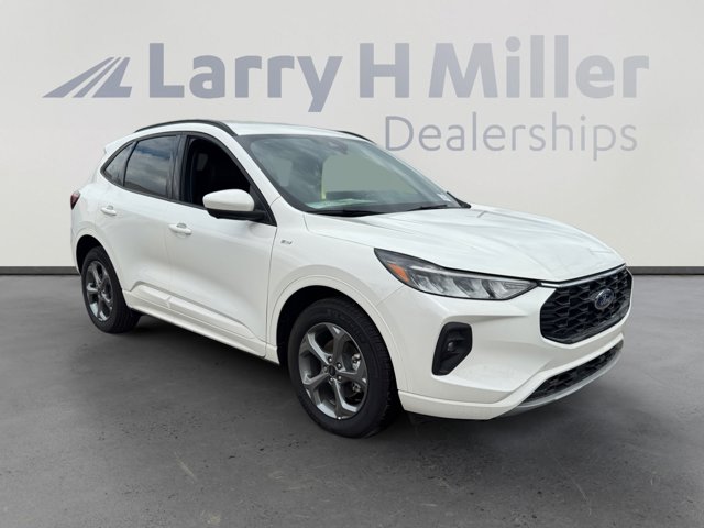 2024 Ford Escape ST-Line Select Image 3 of 32