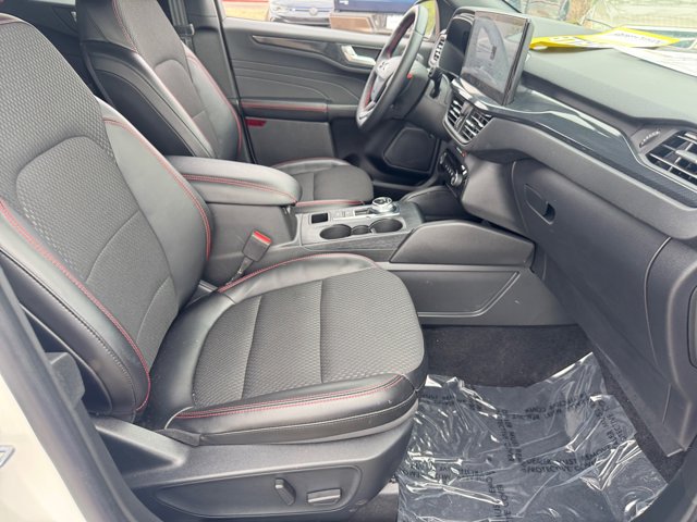 2024 Ford Escape ST-Line Select Image 13 of 32