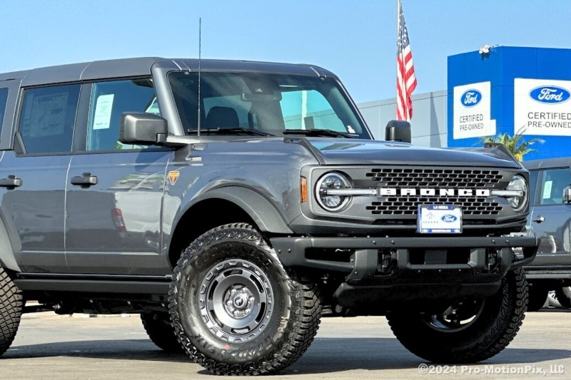 Vehicle image 26 of 28