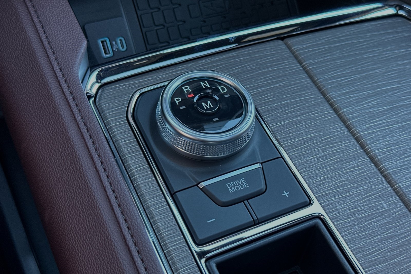 Vehicle image 18 of 28