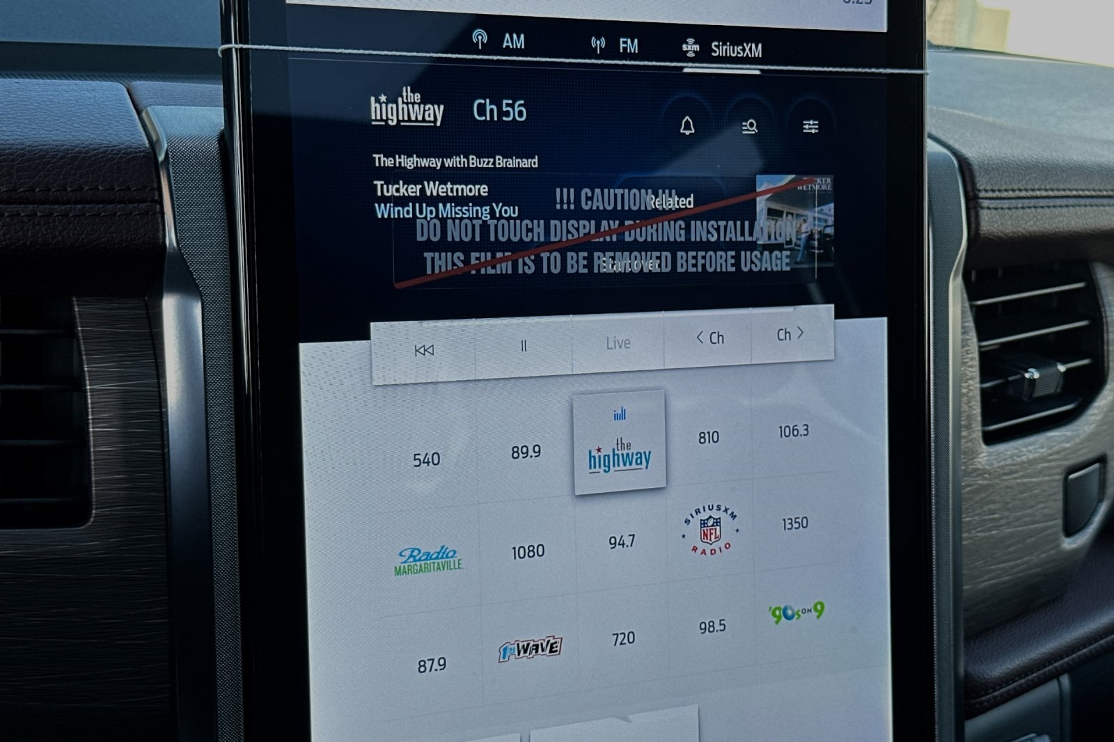 Vehicle image 15 of 28