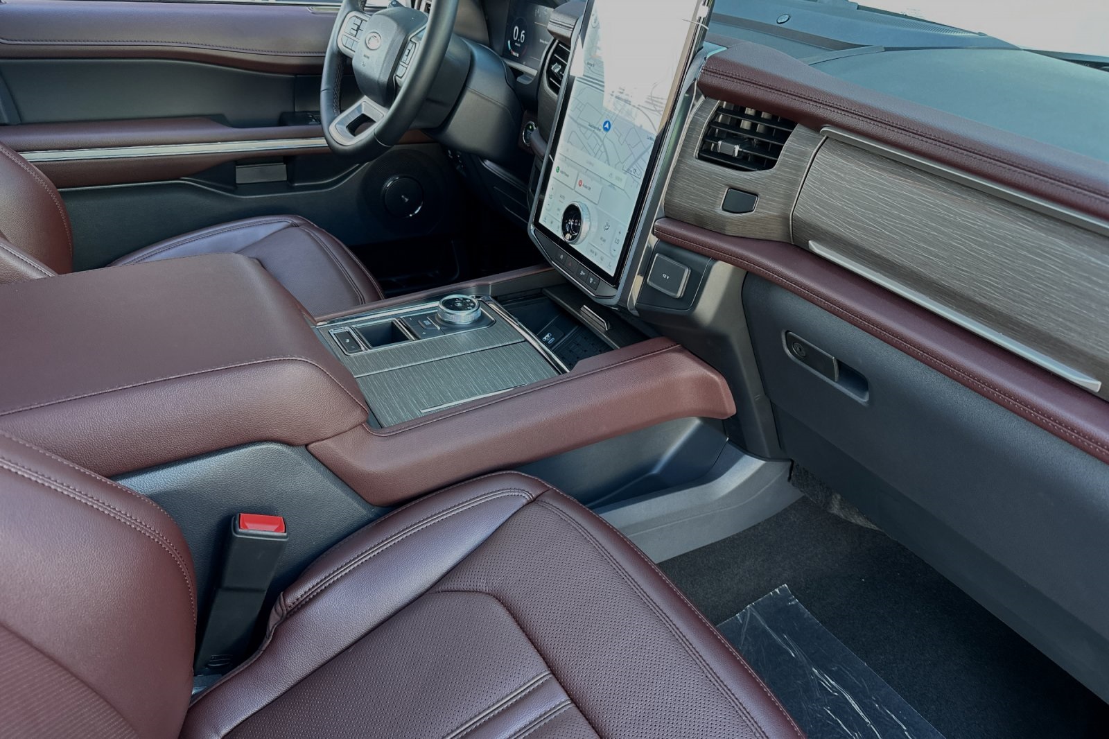 Vehicle image 13 of 28