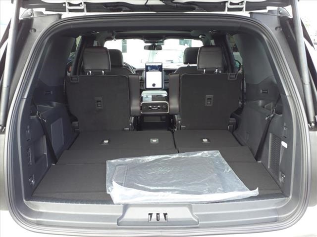 Vehicle image 4 of 15