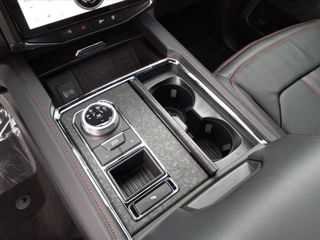 Vehicle image 14 of 15