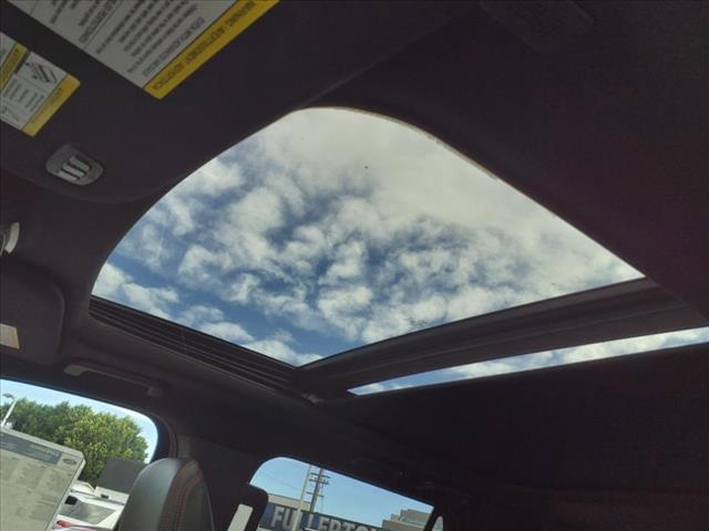 Vehicle image 11 of 15