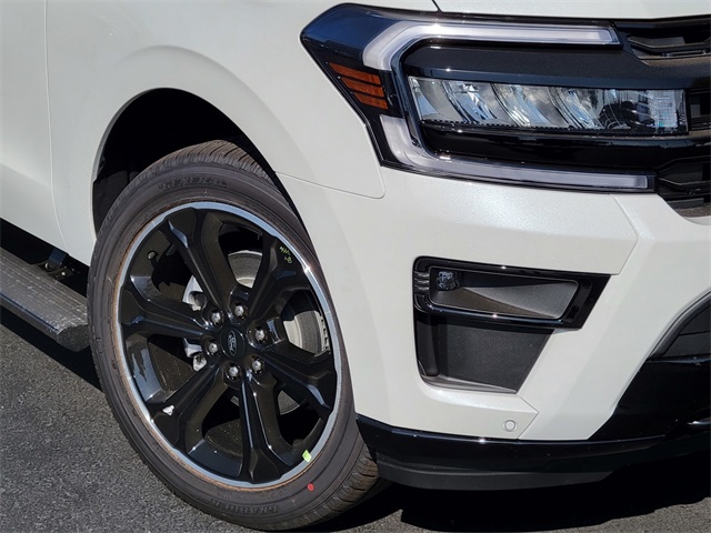 Vehicle image 3 of 10