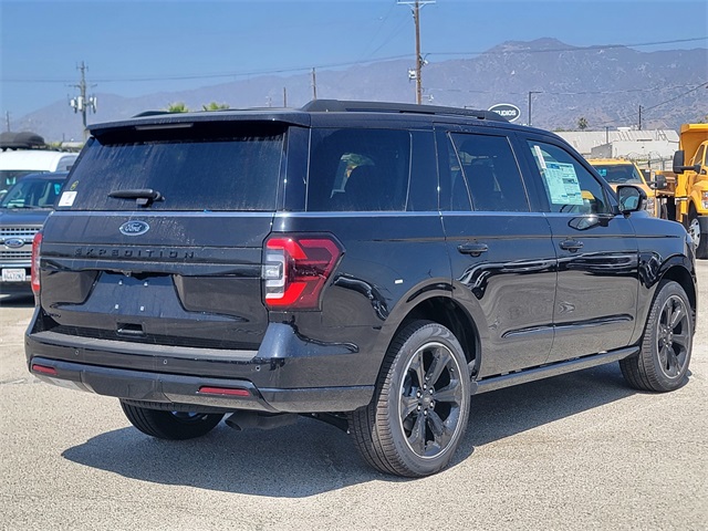 Vehicle image 4 of 30