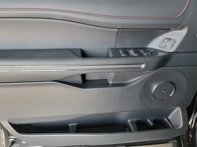 Vehicle image 8 of 30