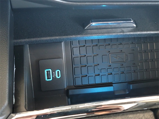 Vehicle image 21 of 30