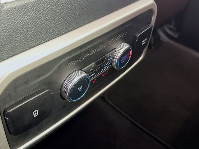 2024 Ford Expedition Limited Image 27 of 34