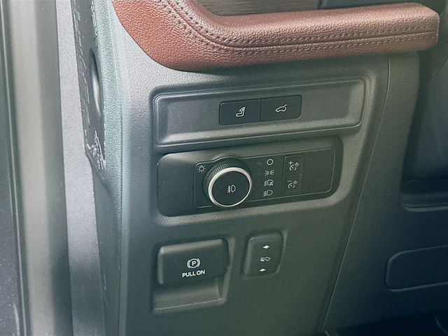 2024 Ford Expedition Limited Image 33 of 34