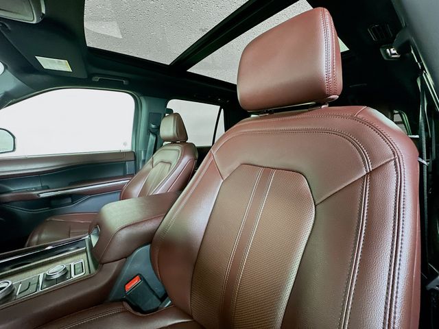 2024 Ford Expedition Limited Image 17 of 34