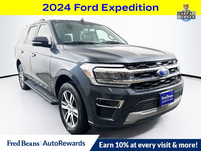 2024 Ford Expedition Limited Image 3 of 34