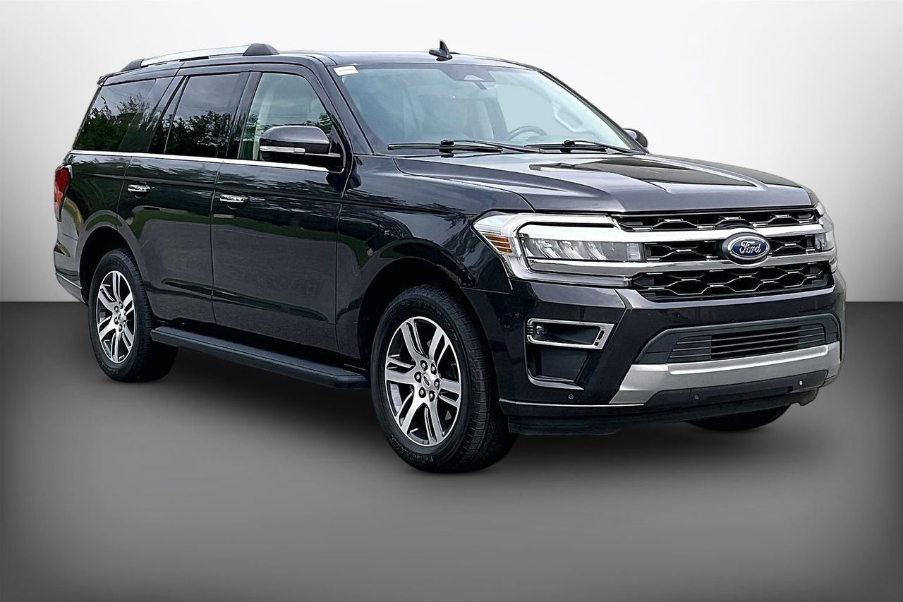 2024 Ford Expedition Limited Image 2 of 39