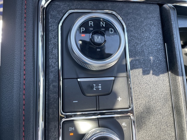 Vehicle image 14 of 29