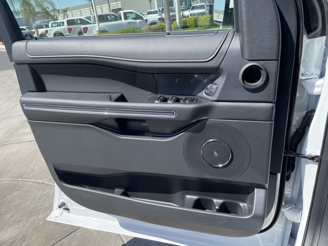 Vehicle image 18 of 29