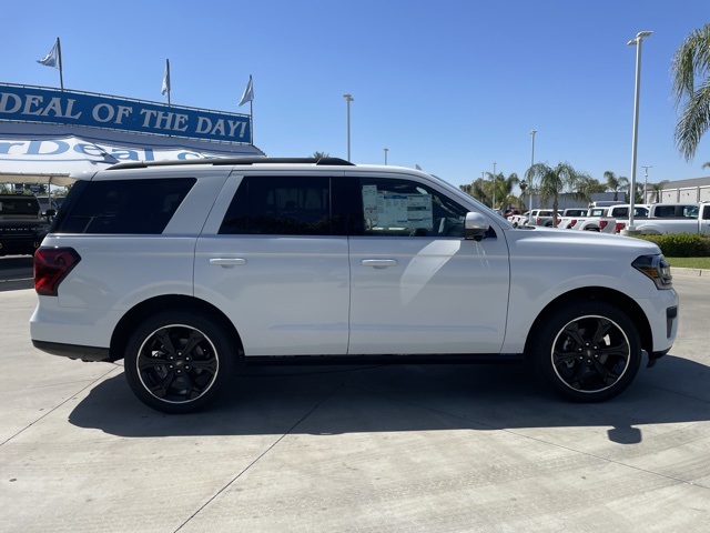 Vehicle image 4 of 29