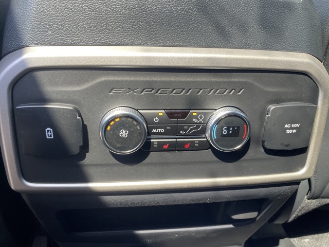 Vehicle image 23 of 29