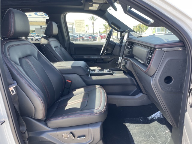 Vehicle image 25 of 29