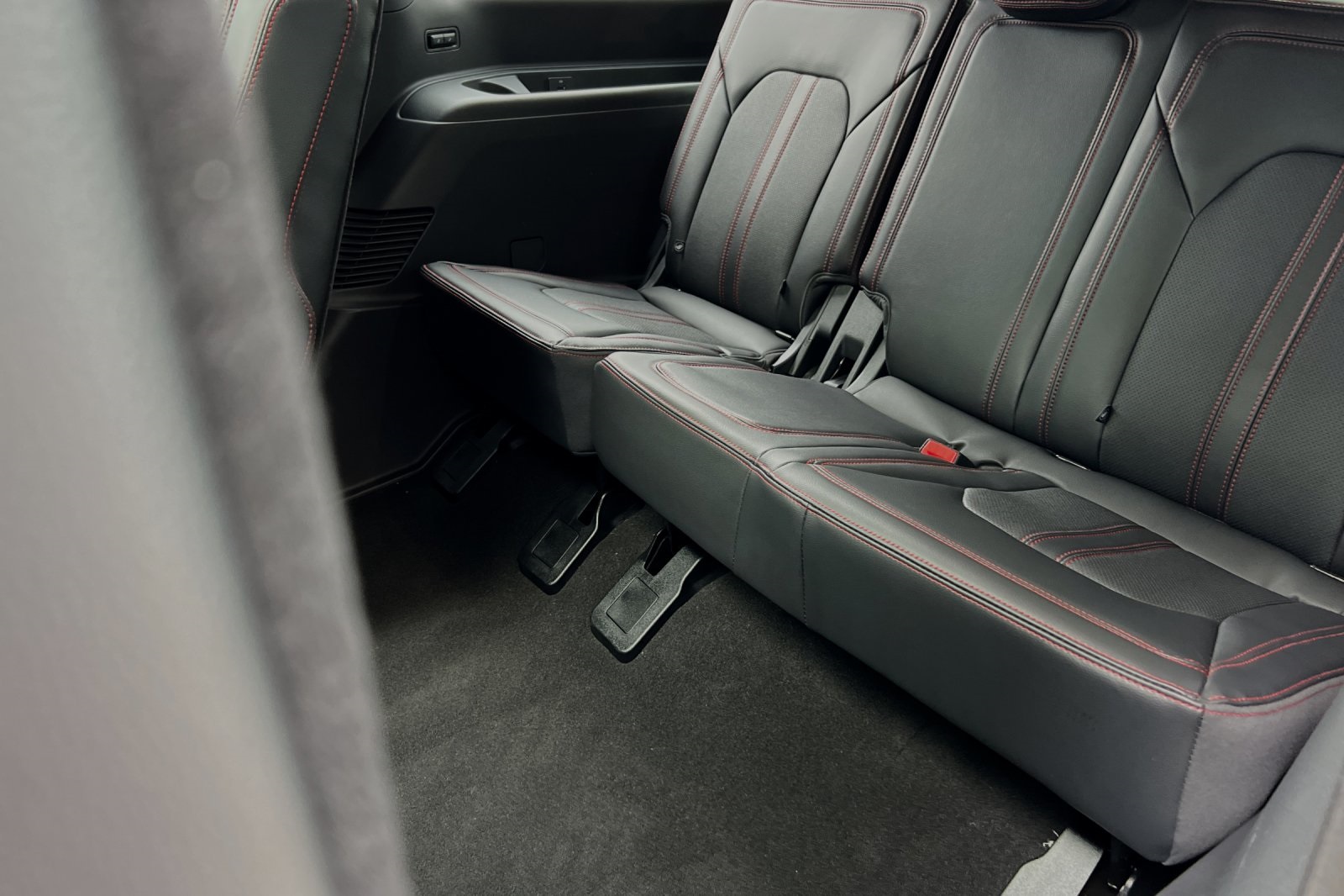 Vehicle image 15 of 30