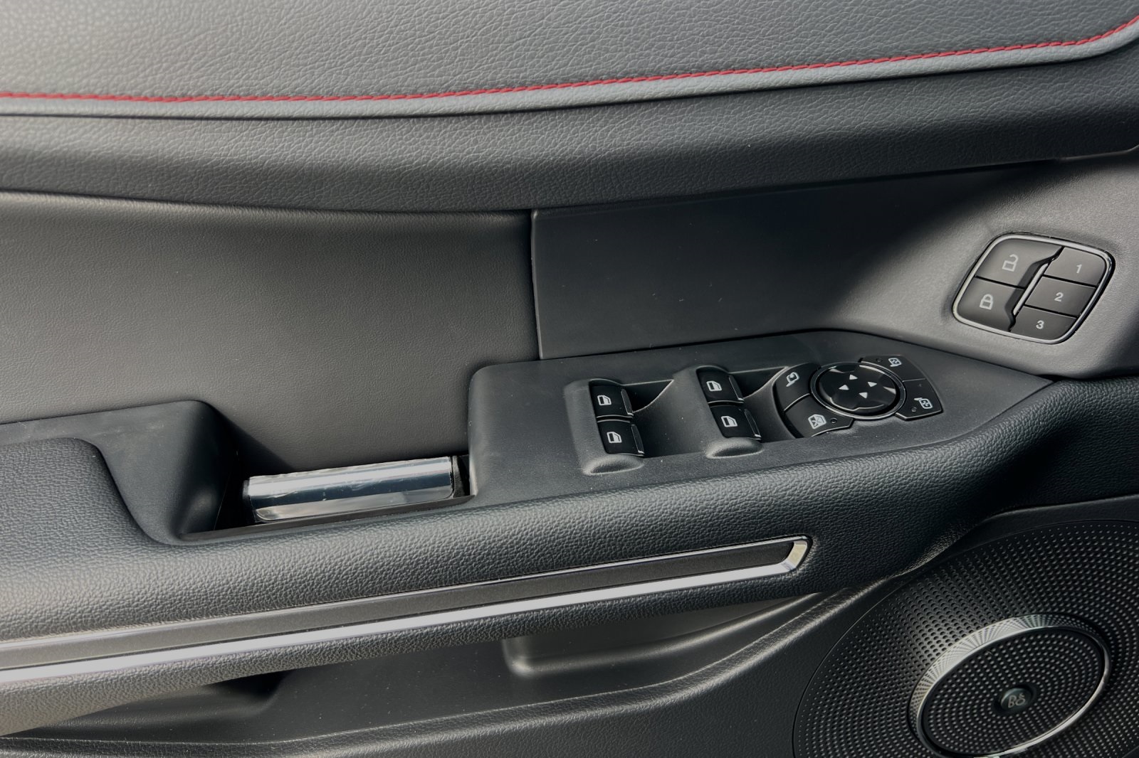 Vehicle image 13 of 30