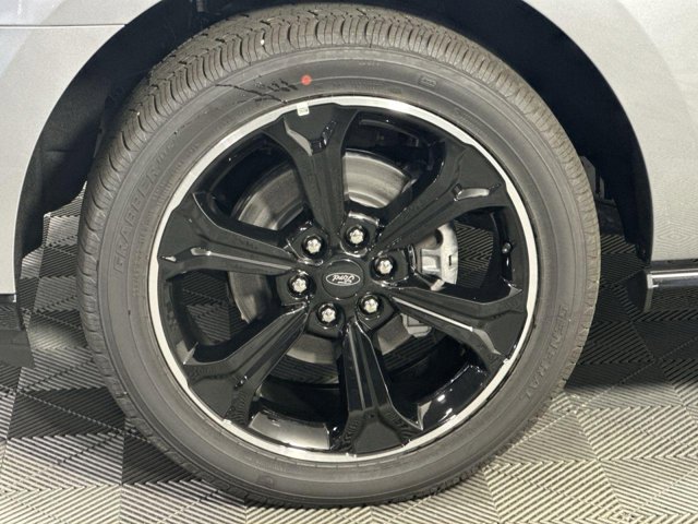 Vehicle image 9 of 36