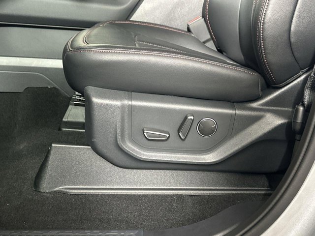 Vehicle image 11 of 36