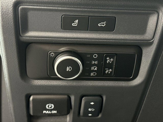 Vehicle image 14 of 36