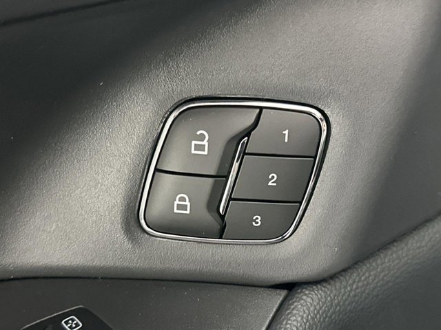 Vehicle image 13 of 36