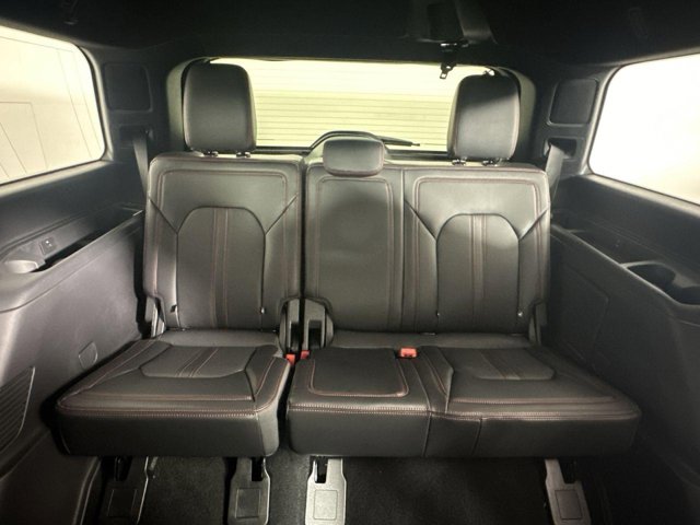 Vehicle image 32 of 36