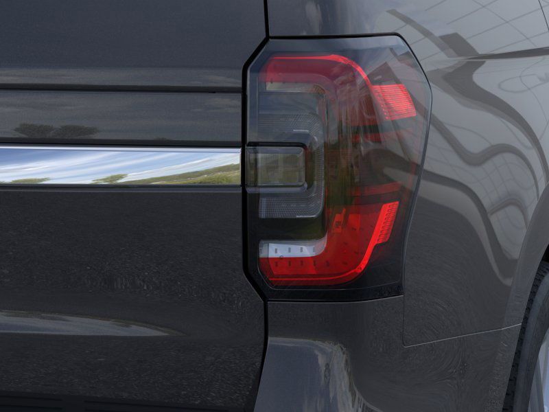 Vehicle image 21 of 23