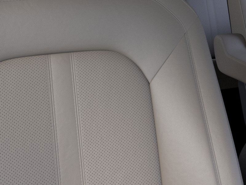 Vehicle image 16 of 23