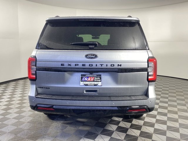 Vehicle image 4 of 20