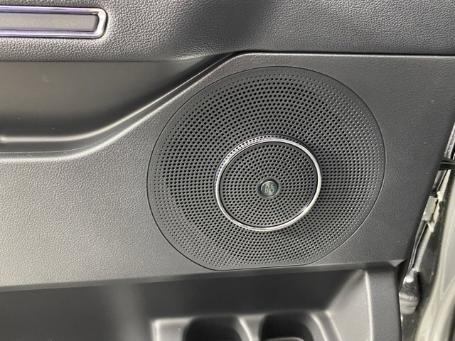 Vehicle image 18 of 20