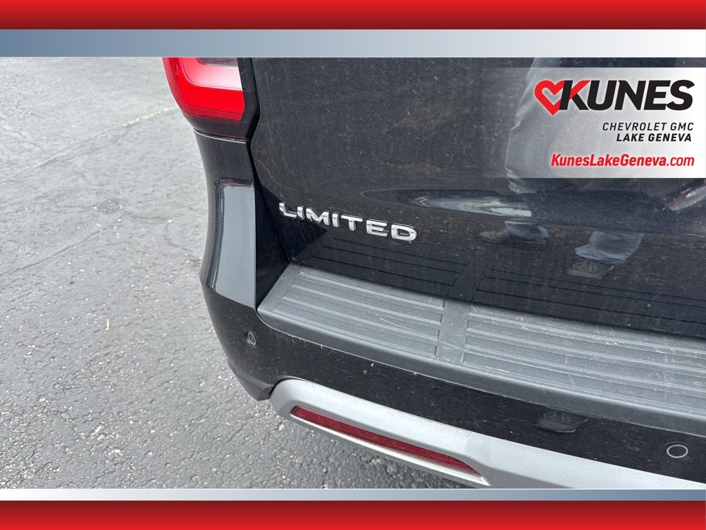 Vehicle image 32 of 55