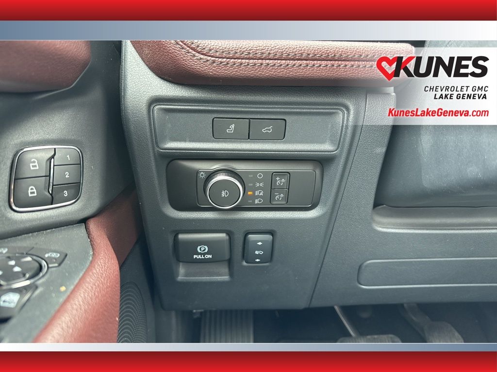Vehicle image 36 of 55