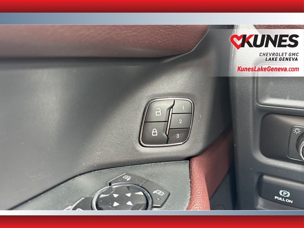 Vehicle image 34 of 55